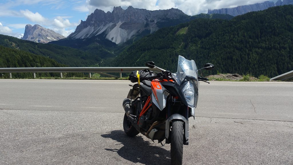 KTM Super Duke am Passo di Erbe